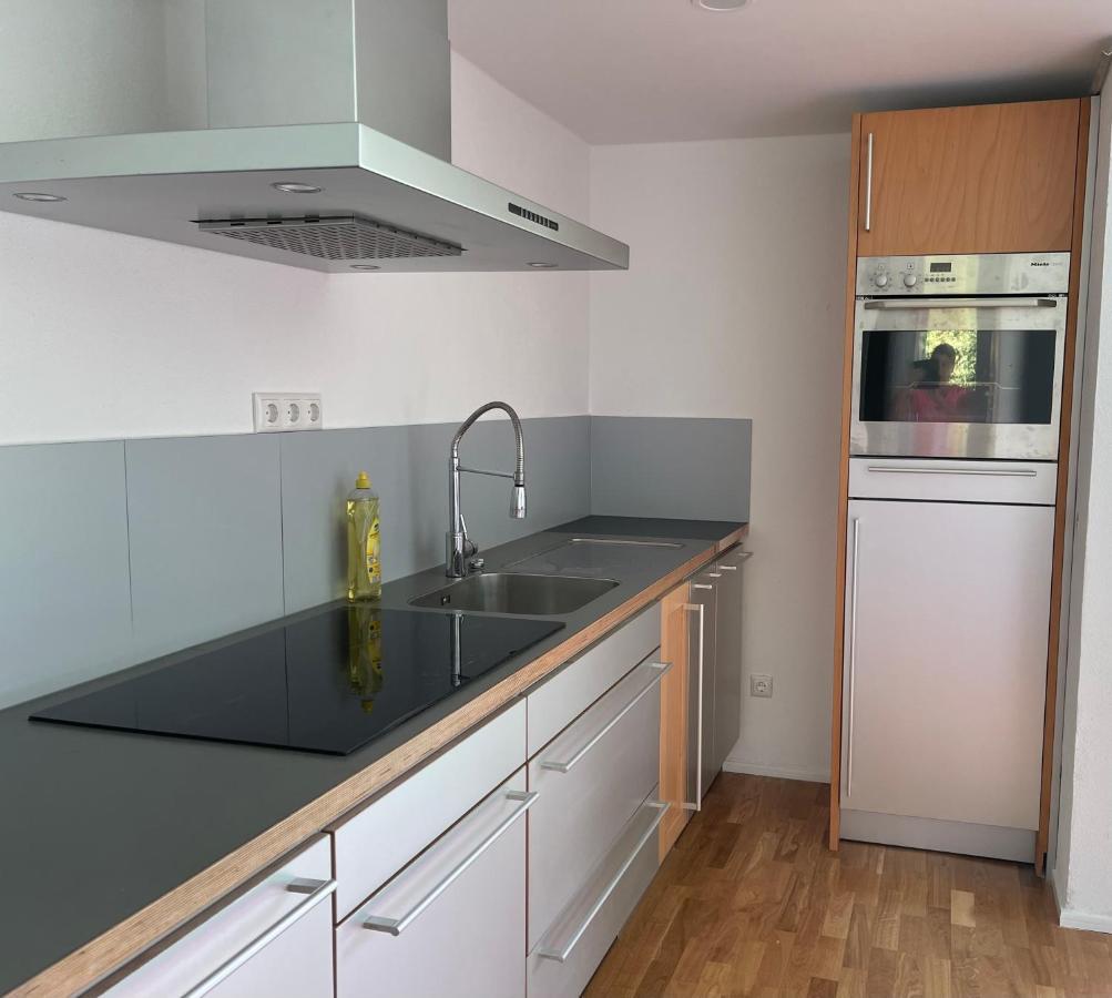Bungalow In Ruhiger Siedlung Mit Stellplatz Landshut Esterno foto