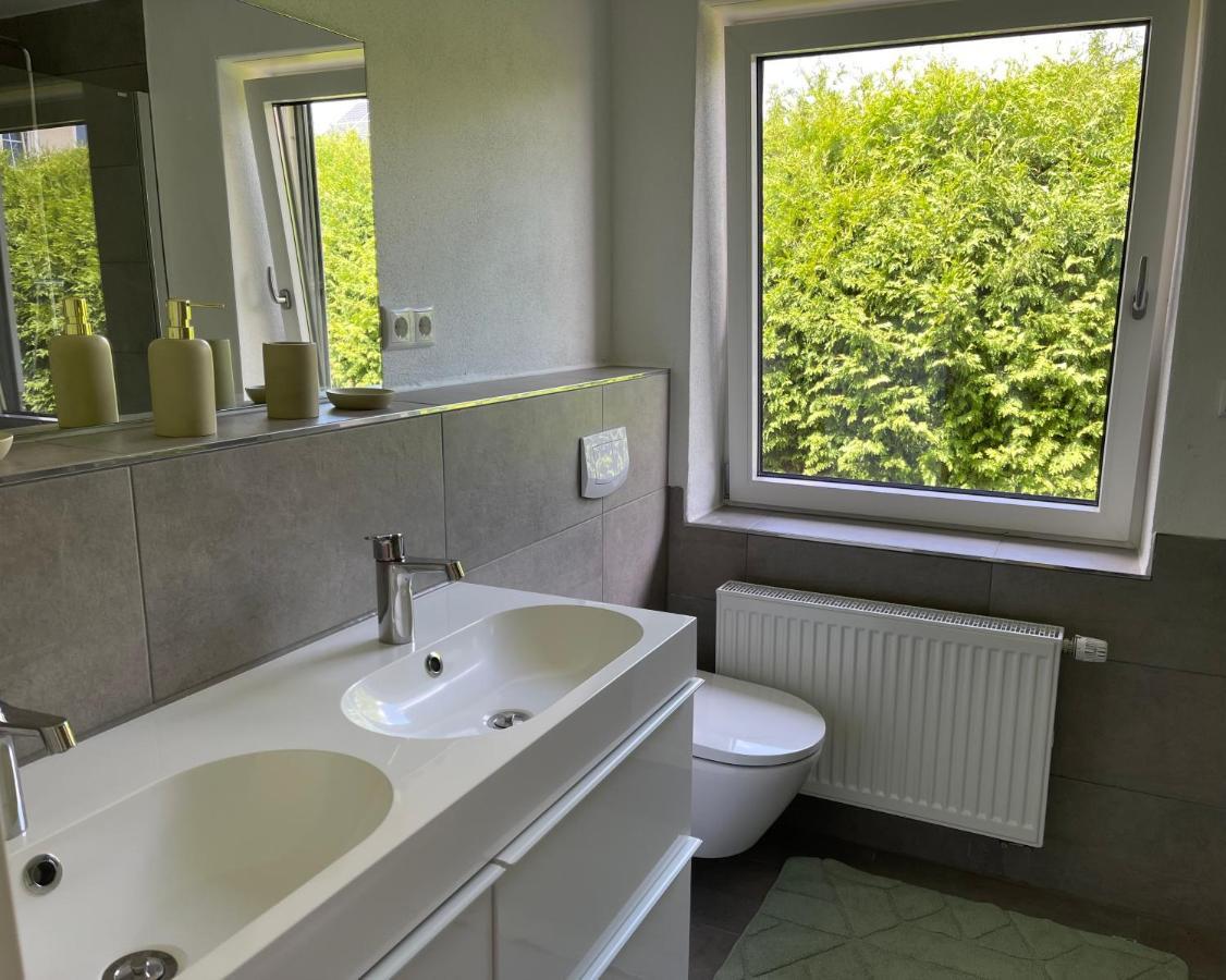 Bungalow In Ruhiger Siedlung Mit Stellplatz Landshut Esterno foto
