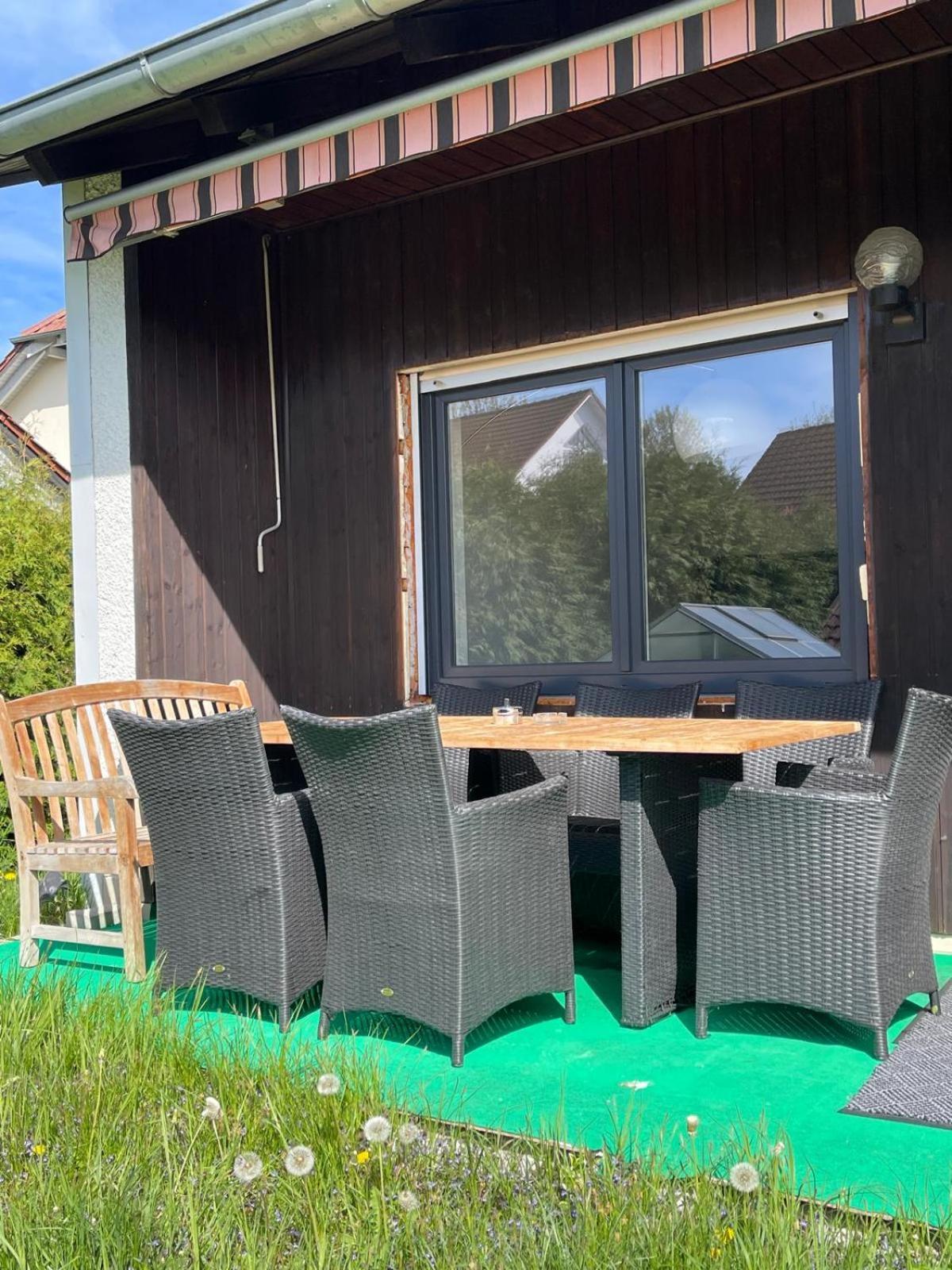 Bungalow In Ruhiger Siedlung Mit Stellplatz Landshut Esterno foto